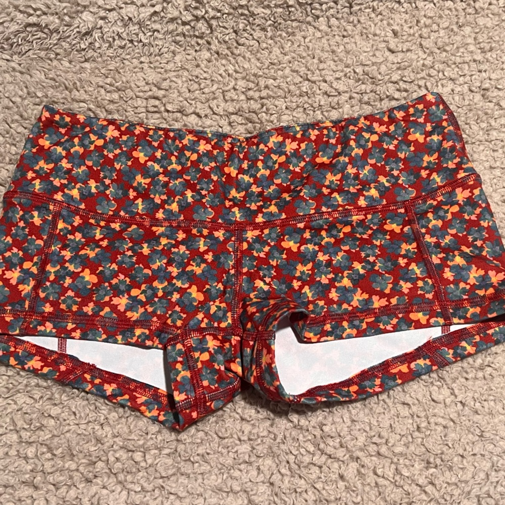 Fleo low rise contour shorts in Desert Bloom
